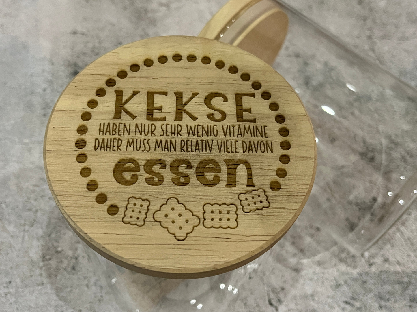 Vorratsglas - Kekse haben nur sehr wenig Vitamine. Daher muss man relativ viele davon essen