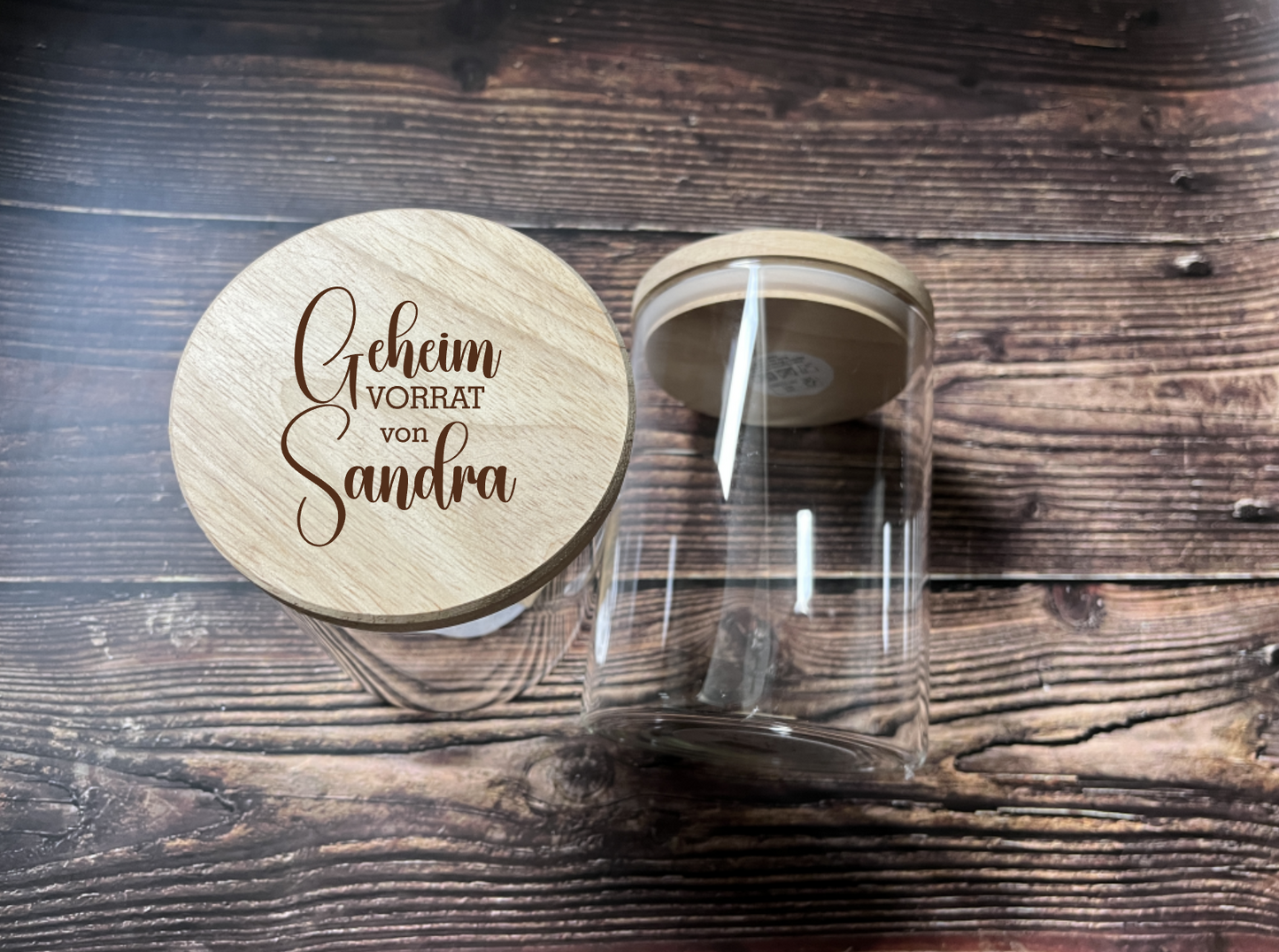 Vorratsglas mit Holzdeckel und Gravur Geheimvorrat von Wunschname